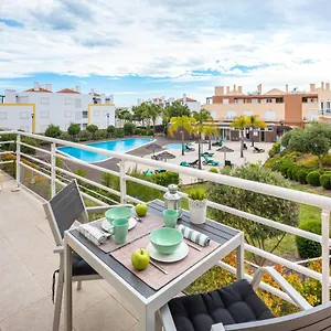  Apartment House - Pool View